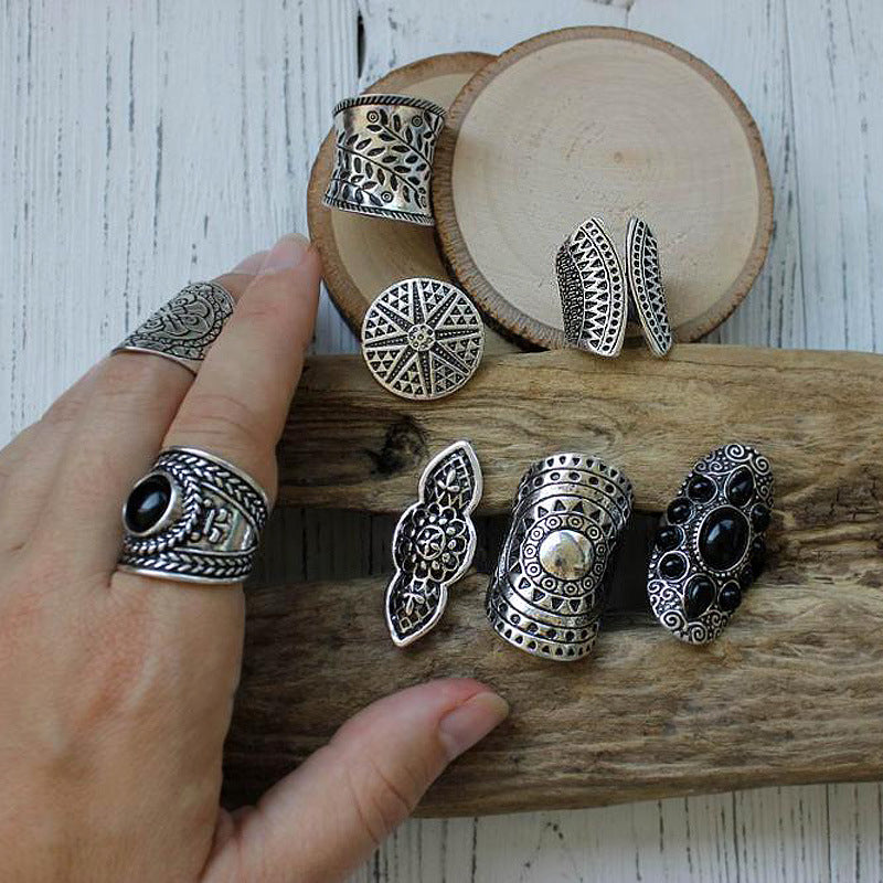 Vintage eight-piece Ring Set